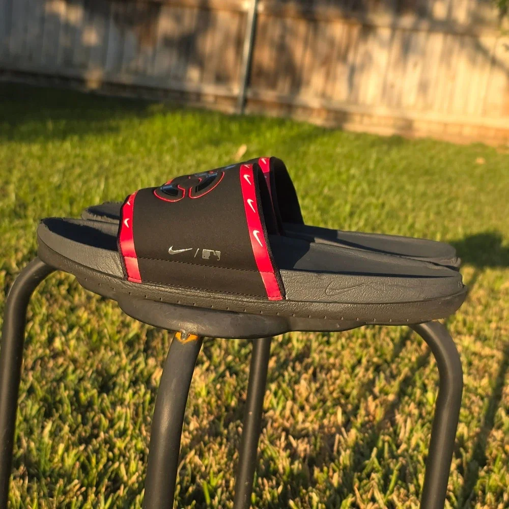 Nike Offcourt MLB Cincinnati Reds Slides Mens Black Red Revive Foam Sandals